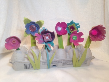 Let’s do ArTogether // Egg Carton Flower Box with Kids