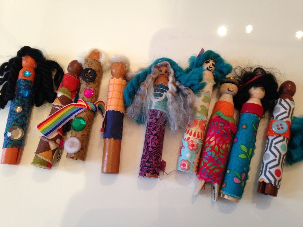 DIY Clothespin Doll - 12 Wooden Dolls - Wooden Clothespins Dolls DIY -  Clothespin with Head and Stand - Unfinished Wood Peg Dolls